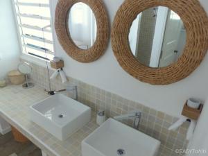 250tahaa-lagoon-bungalow-25